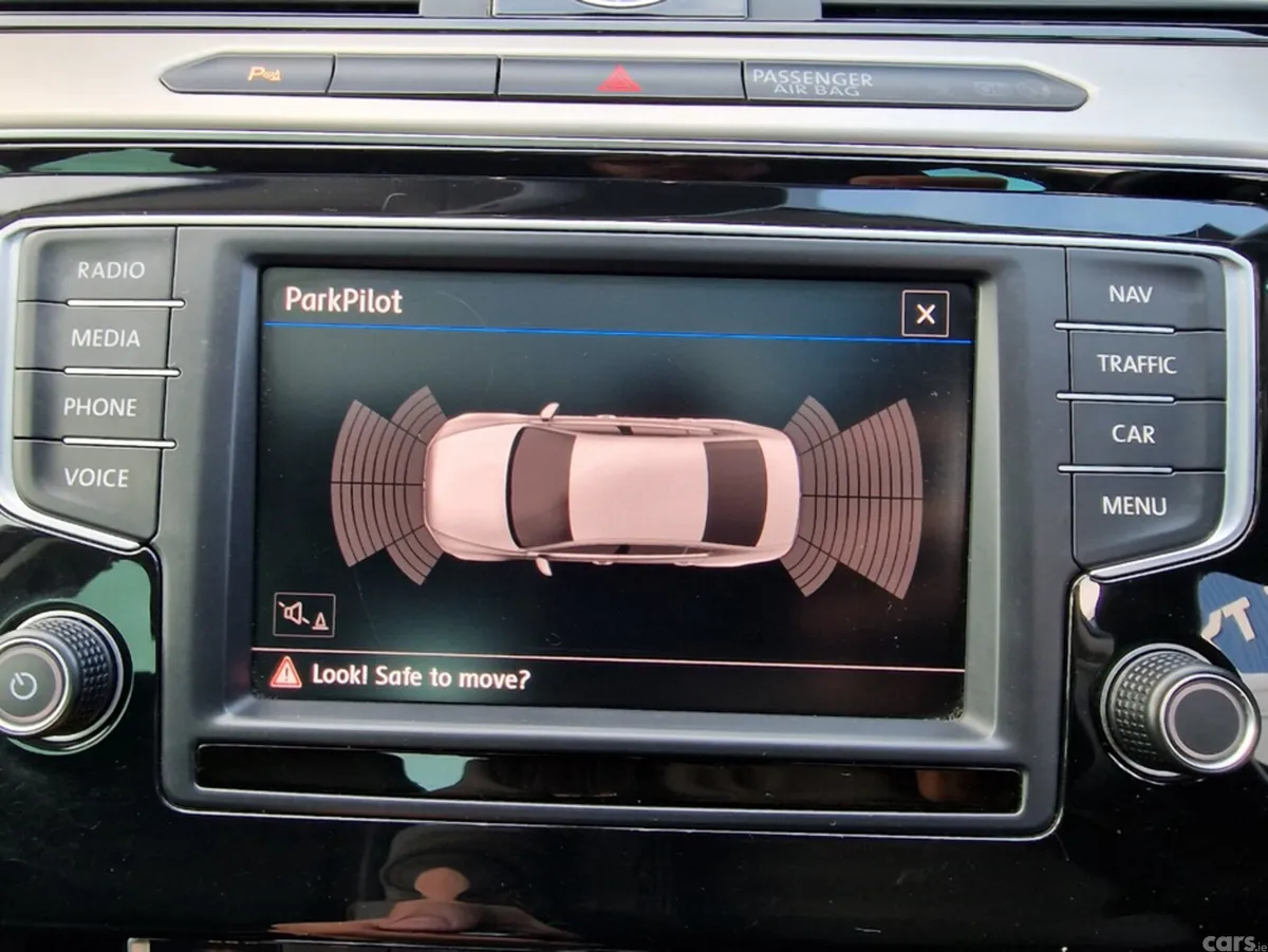 Volkswagen Passat Saloon, Diesel, 2017, Silver