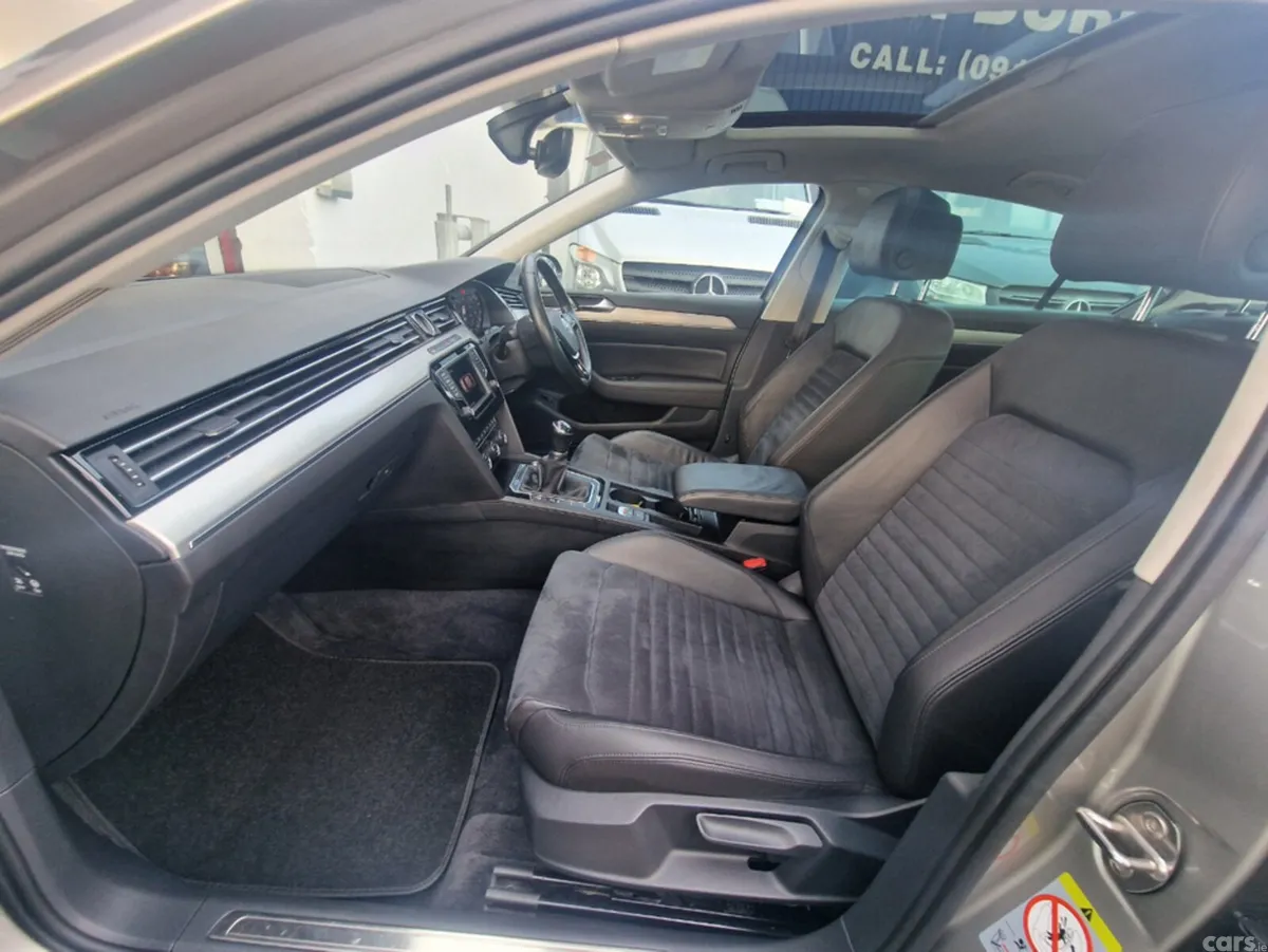 Volkswagen Passat Saloon, Diesel, 2017, Silver
