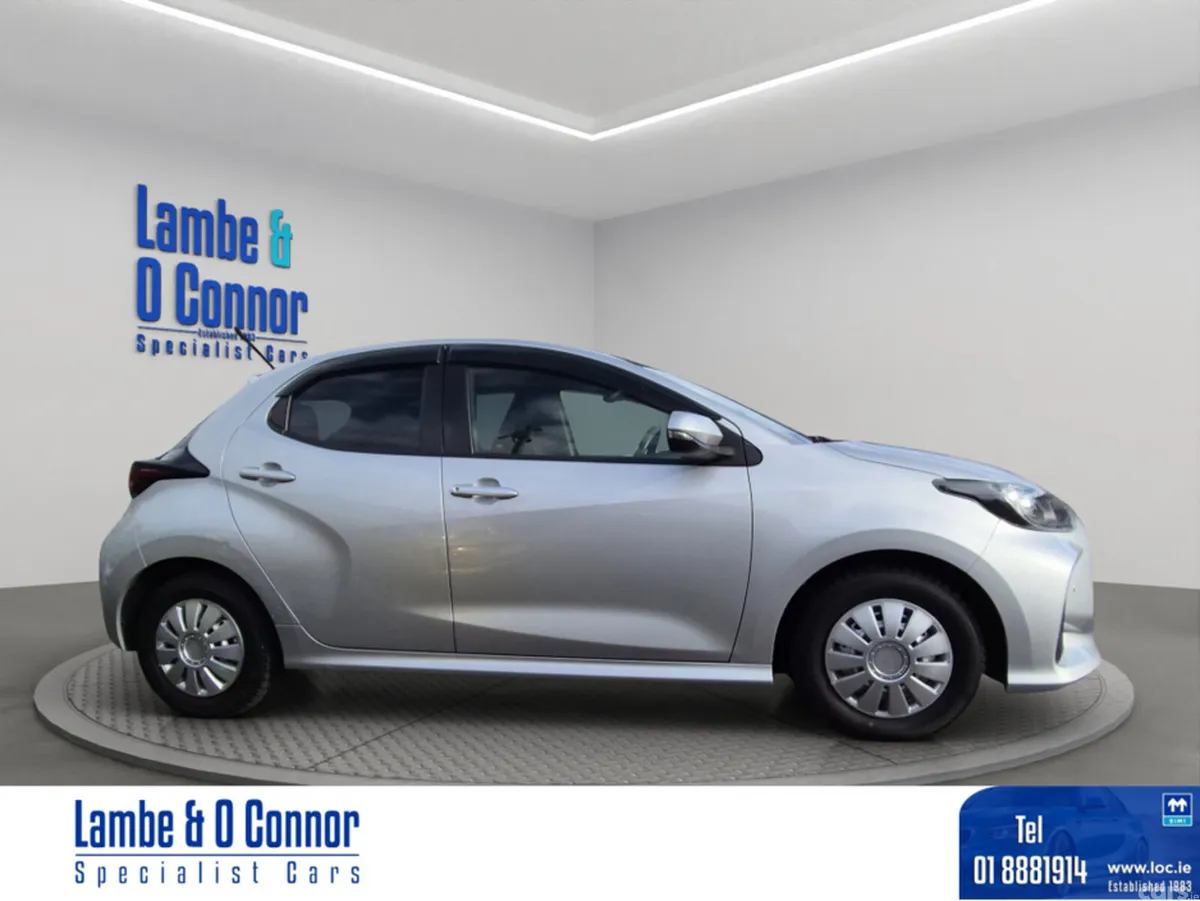 Toyota Yaris Hatchback, Petrol Hybrid, 2021, Silver