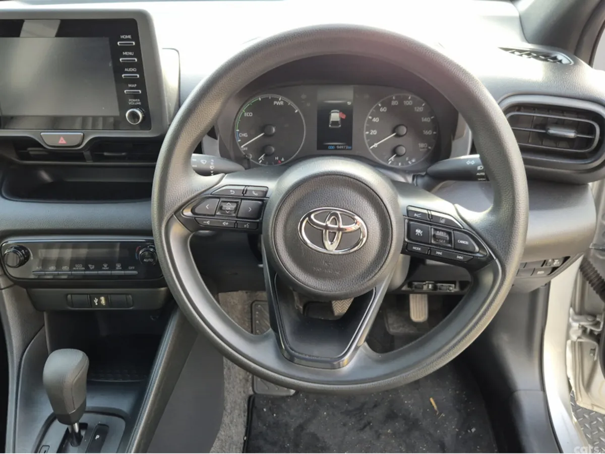 Toyota Yaris Hatchback, Petrol Hybrid, 2021, Silver