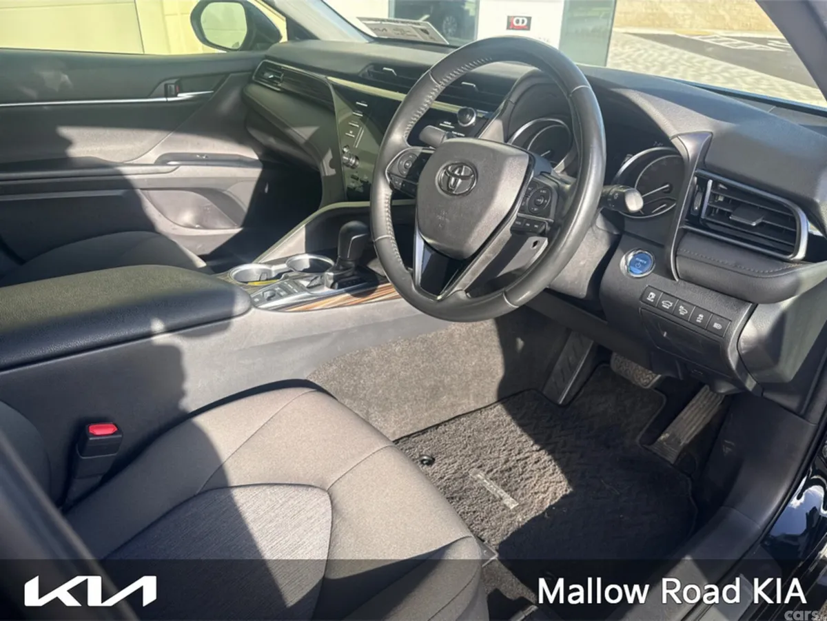 Toyota Camry Saloon, Petrol Hybrid, 2020, Black