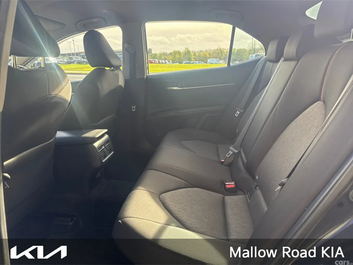Toyota Camry Saloon, Petrol Hybrid, 2020, Black