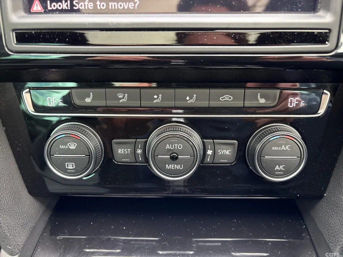 Volkswagen Passat Estate, Petrol, 2016, Blue