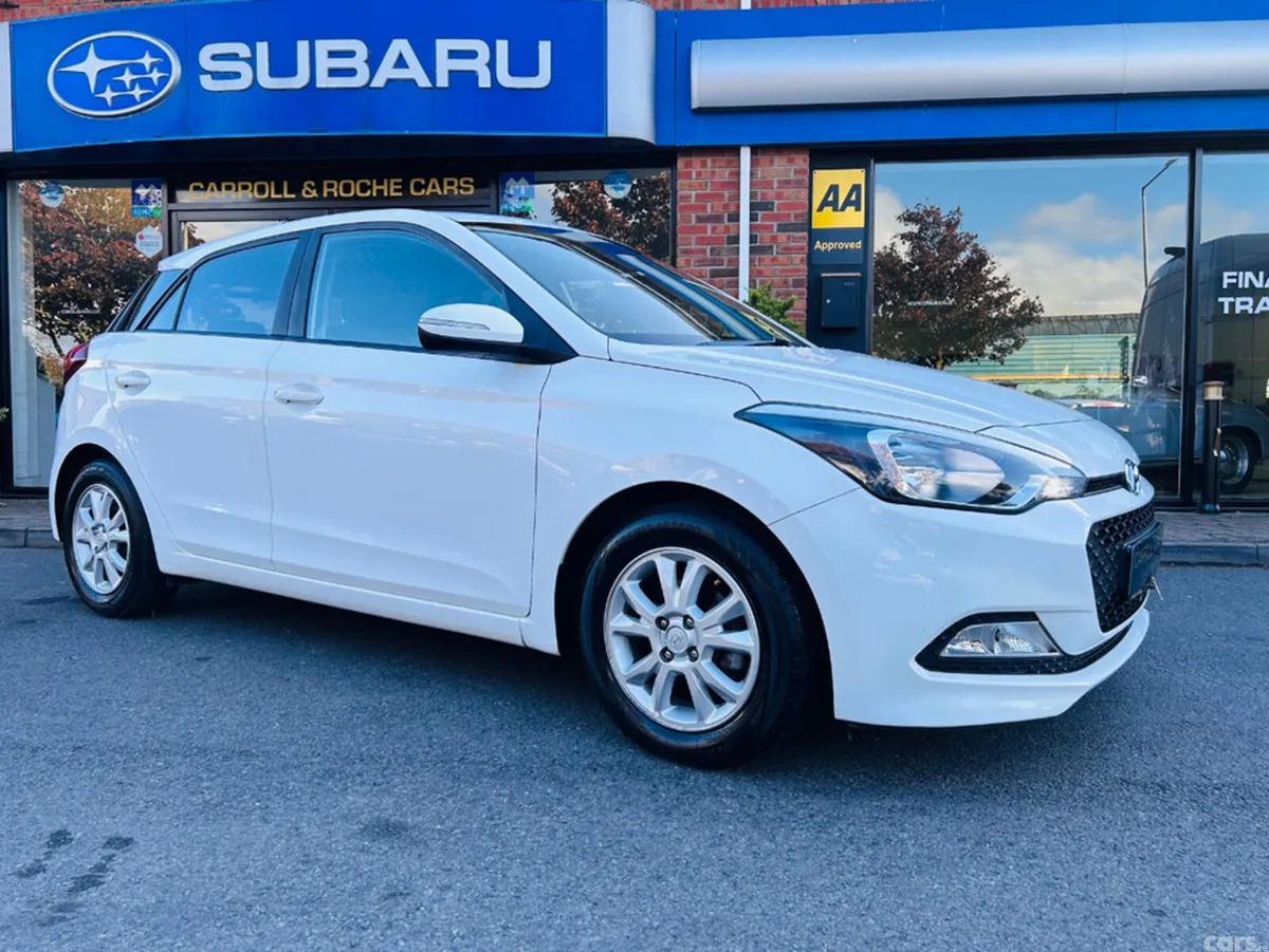 Hyundai i20 Hatchback, Petrol, 2018, White