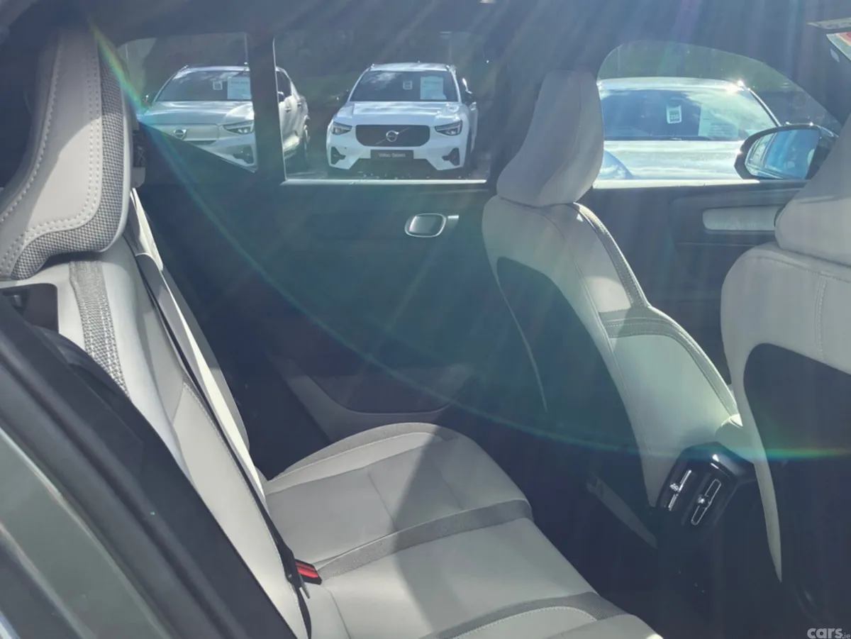 Volvo EX40 SUV, Electric, 2026, Green