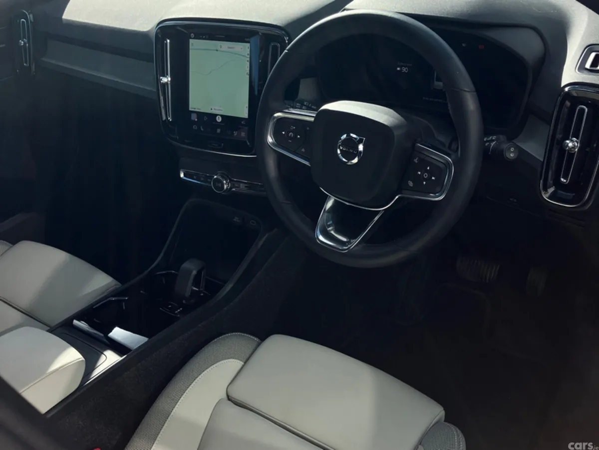 Volvo EX40 SUV, Electric, 2026, Green