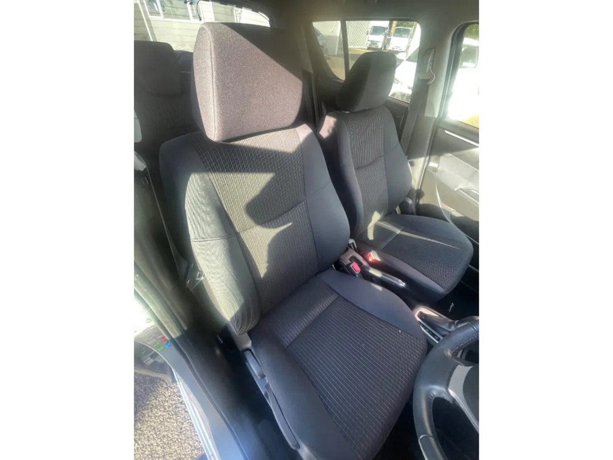 Suzuki Swift Hatchback, Petrol Hybrid, 2016, Silver