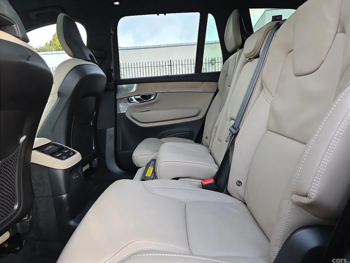 Volvo XC90 SUV, Petrol Plug-in Hybrid, 2025, Silver