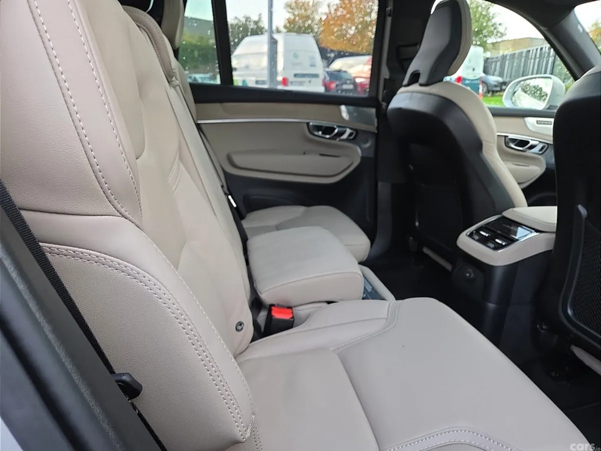Volvo XC90 SUV, Petrol Plug-in Hybrid, 2025, Silver