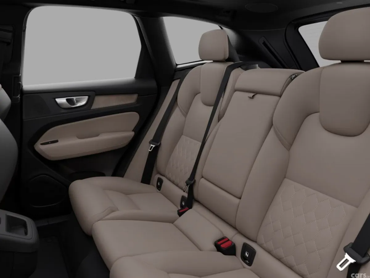 Volvo XC60 SUV, Petrol Plug-in Hybrid, 2027, Green