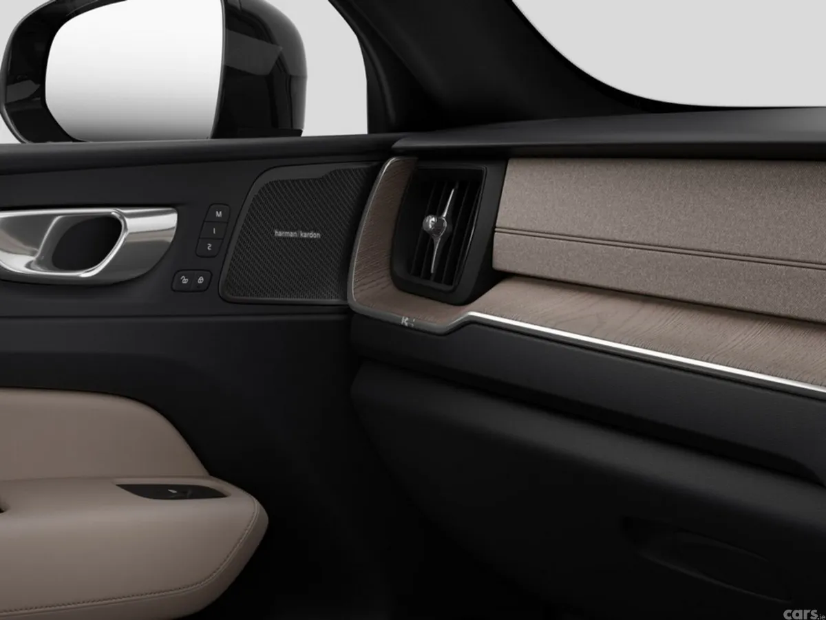 Volvo XC60 SUV, Petrol Plug-in Hybrid, 2027, Green