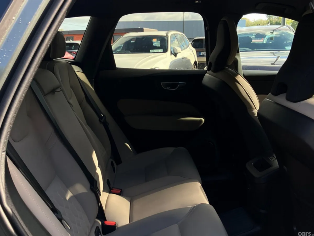 Volvo XC60 SUV, Petrol Plug-in Hybrid, 2026, Green