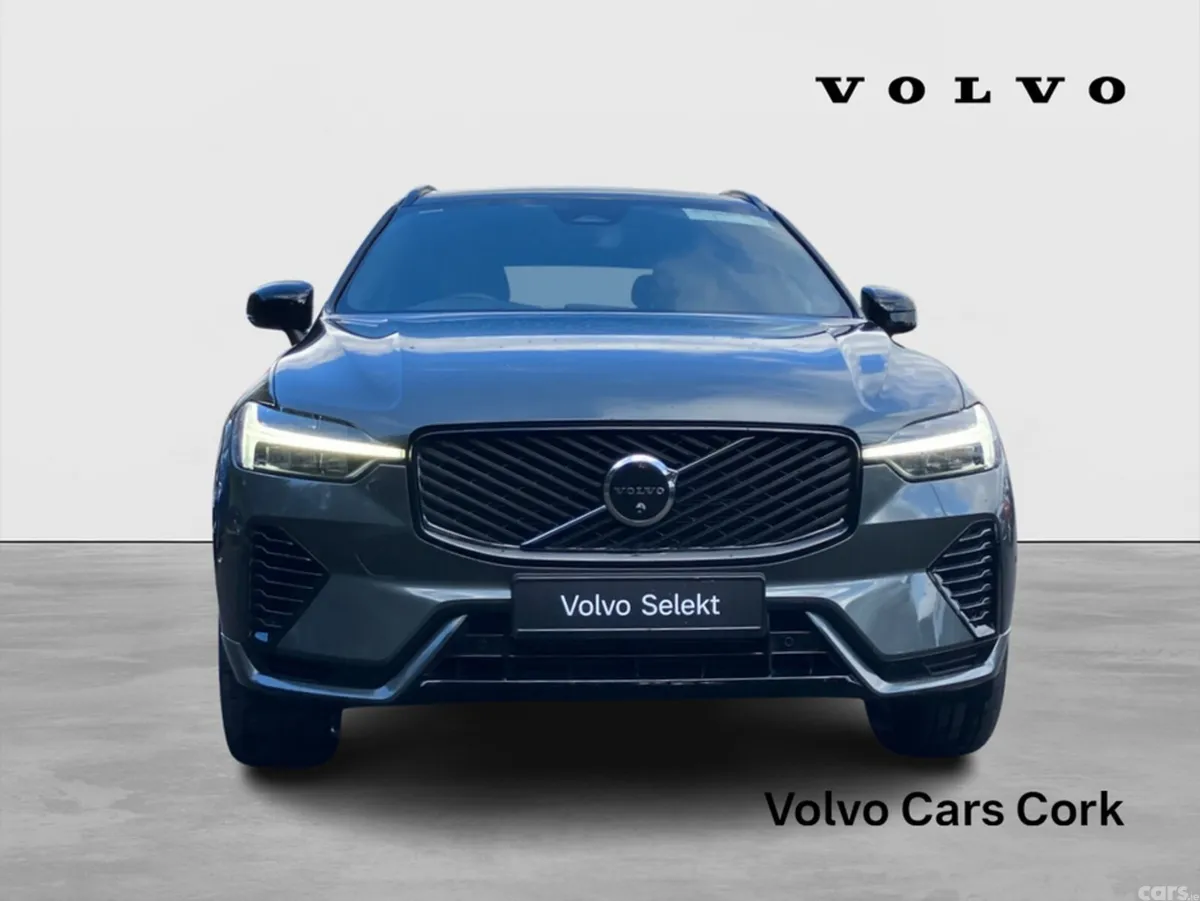 Volvo XC60 SUV, Petrol Plug-in Hybrid, 2026, Green