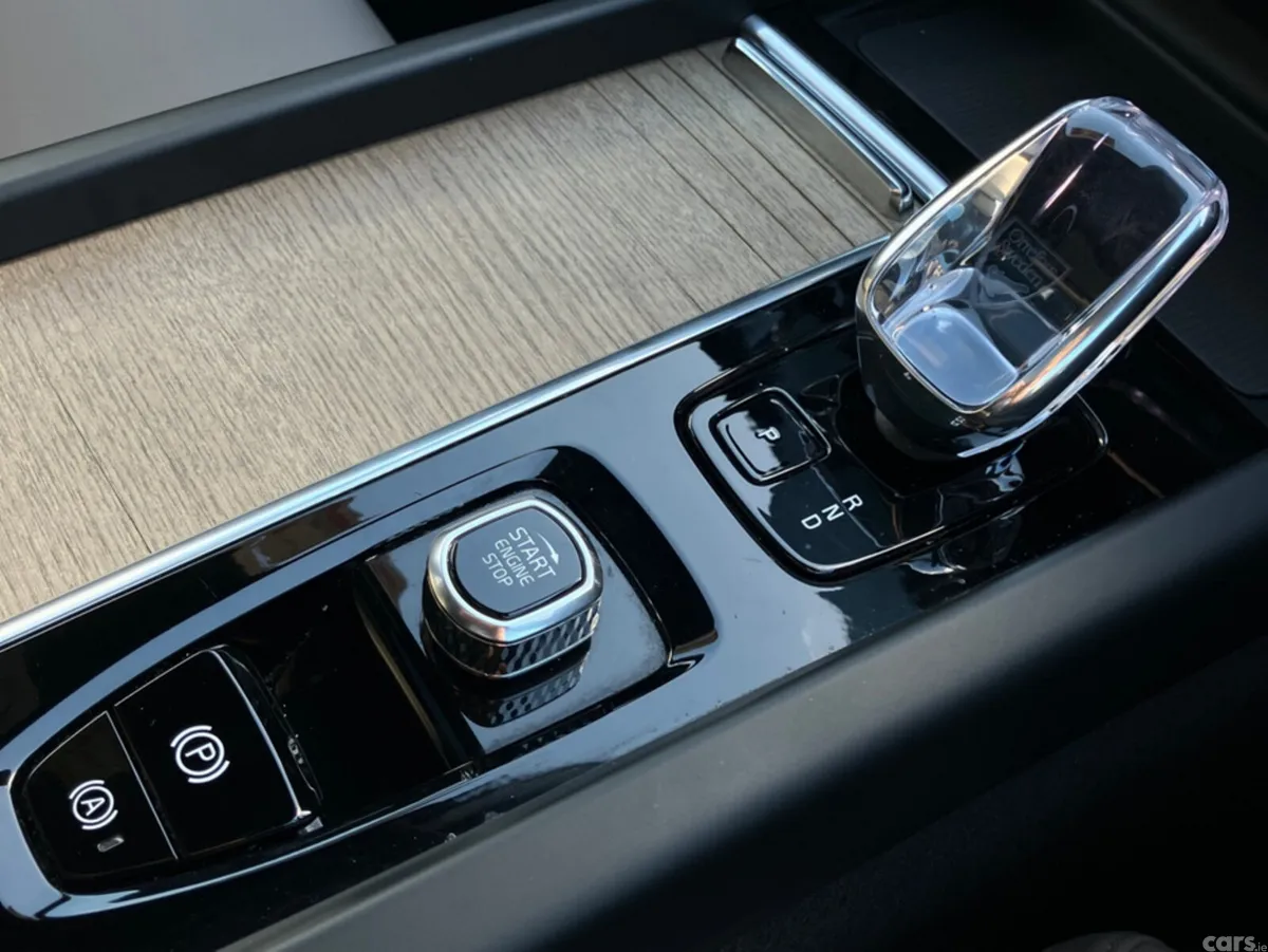 Volvo XC60 SUV, Petrol Plug-in Hybrid, 2026, Green