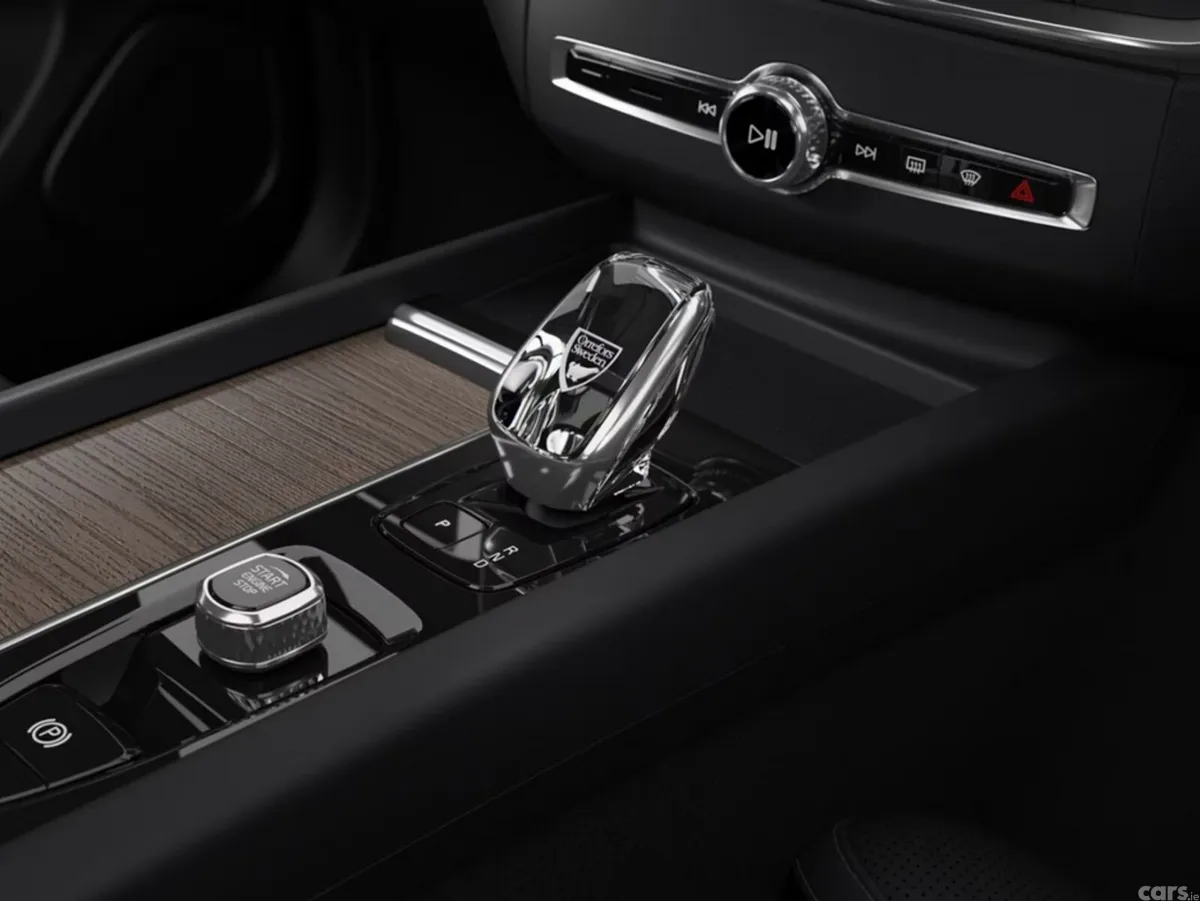 Volvo XC60 SUV, Petrol Plug-in Hybrid, 2027, Bronze