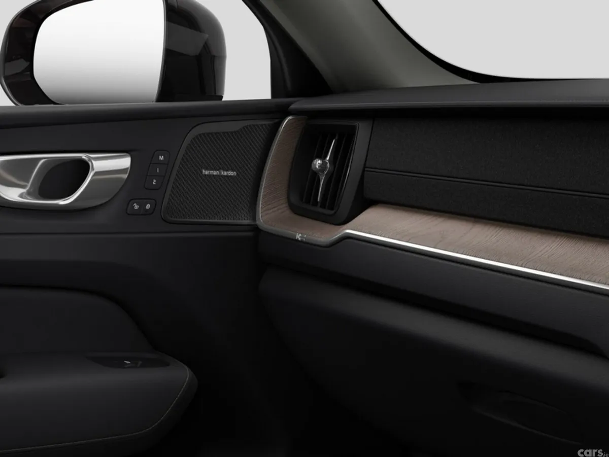 Volvo XC60 SUV, Petrol Plug-in Hybrid, 2027, Bronze