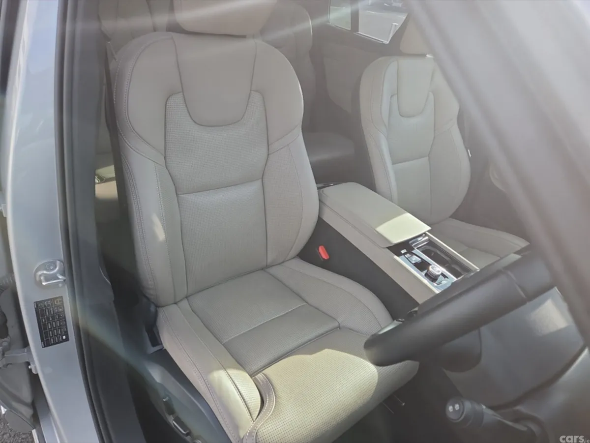 Volvo XC90 SUV, Petrol Plug-in Hybrid, 2025, Silver