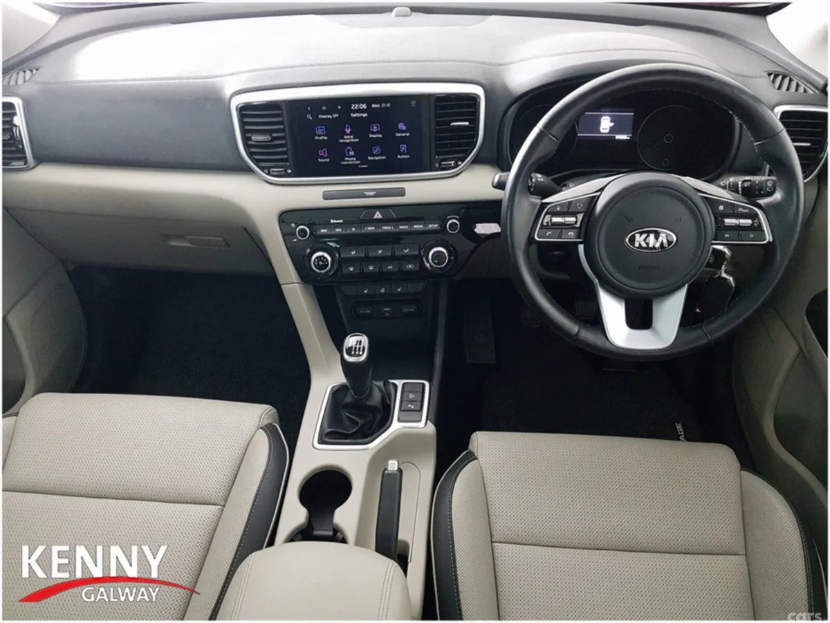 Kia Sportage MPV, Diesel Hybrid, 2022, Red