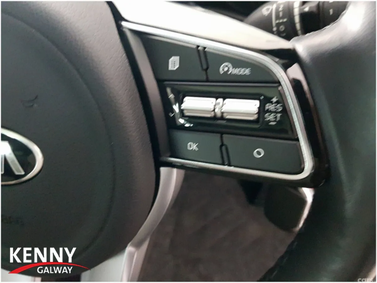 Kia Sportage MPV, Diesel Hybrid, 2022, Red
