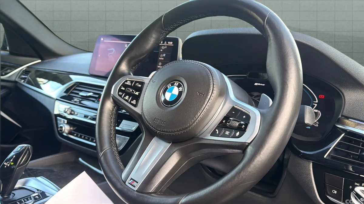 BMW 5-Series Saloon, Petrol Plug-in Hybrid, 2021, Black
