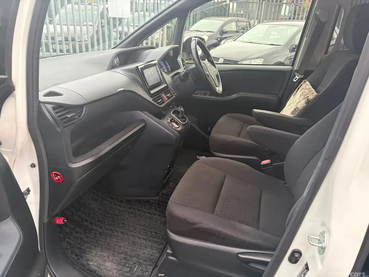 Toyota Voxy MPV, Petrol Hybrid, 2015, White