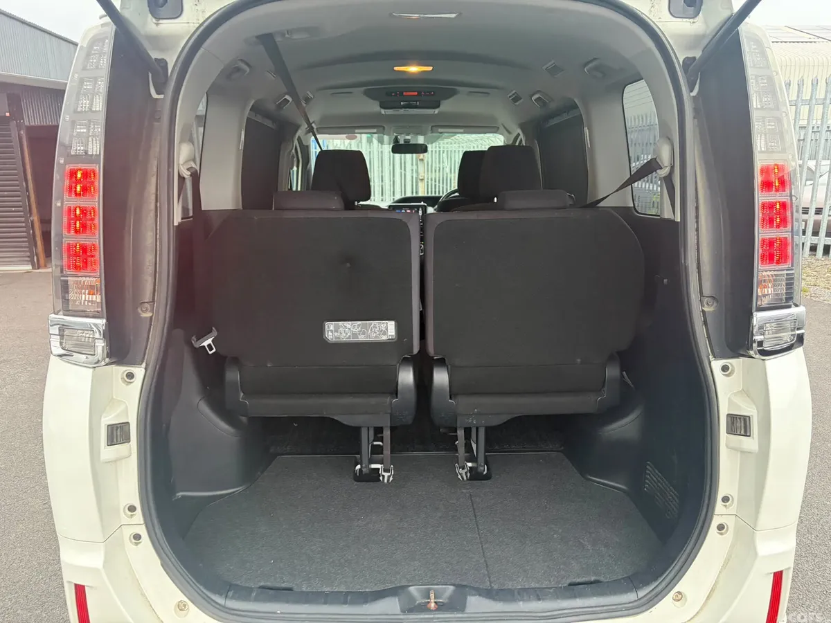Toyota Voxy MPV, Petrol Hybrid, 2015, White