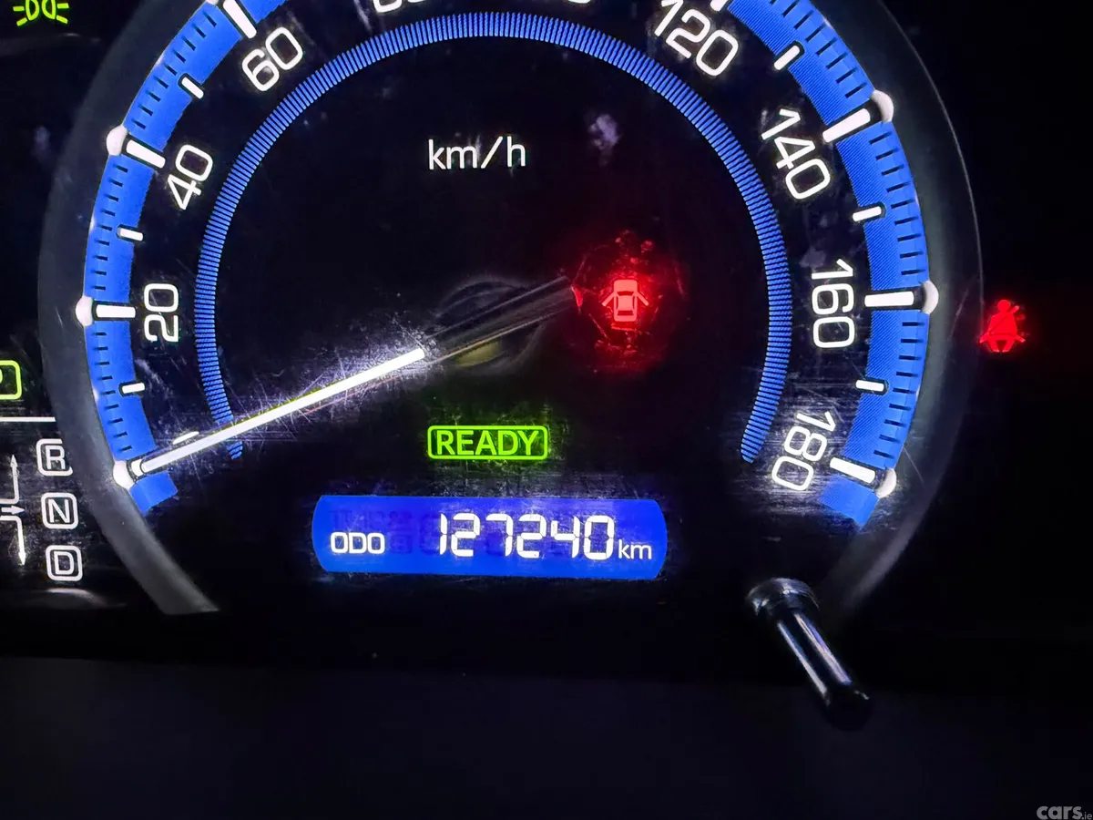 Toyota Voxy MPV, Petrol Hybrid, 2015, White