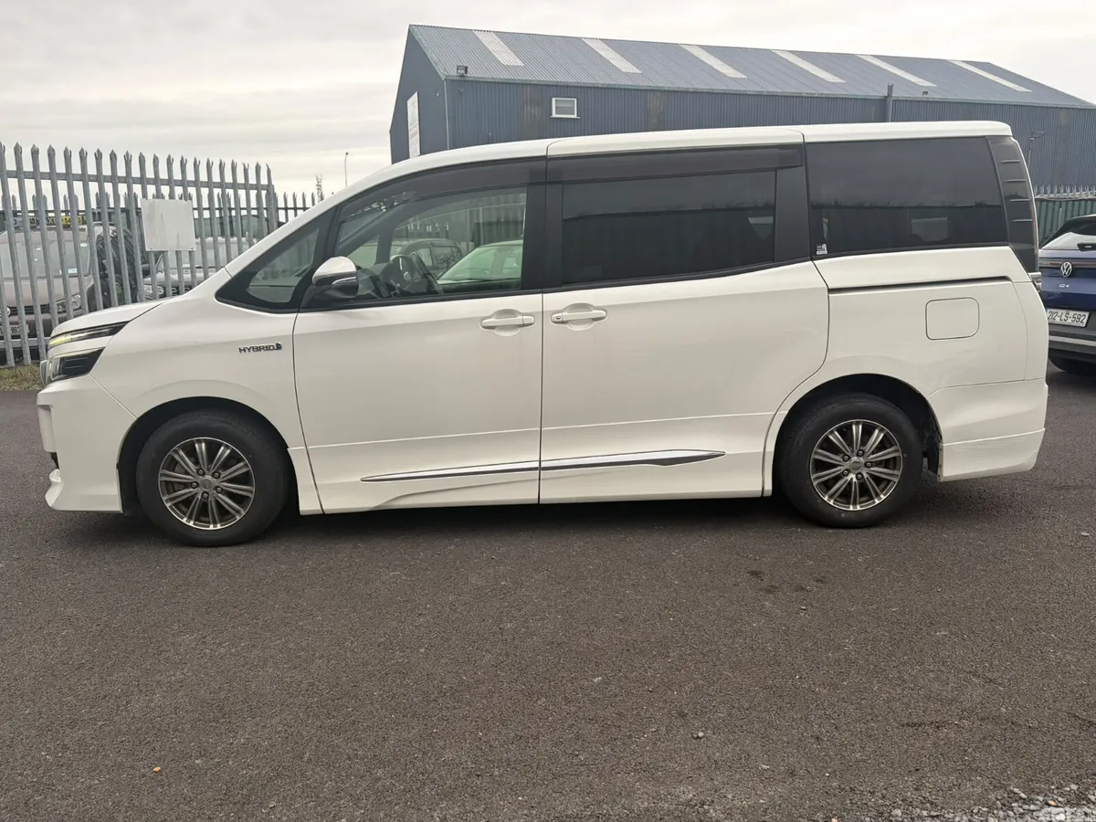 Toyota Voxy MPV, Petrol Hybrid, 2015, White