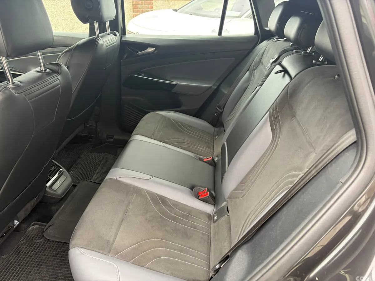 Volkswagen ID.4 Estate, Electric, 2022, Grey