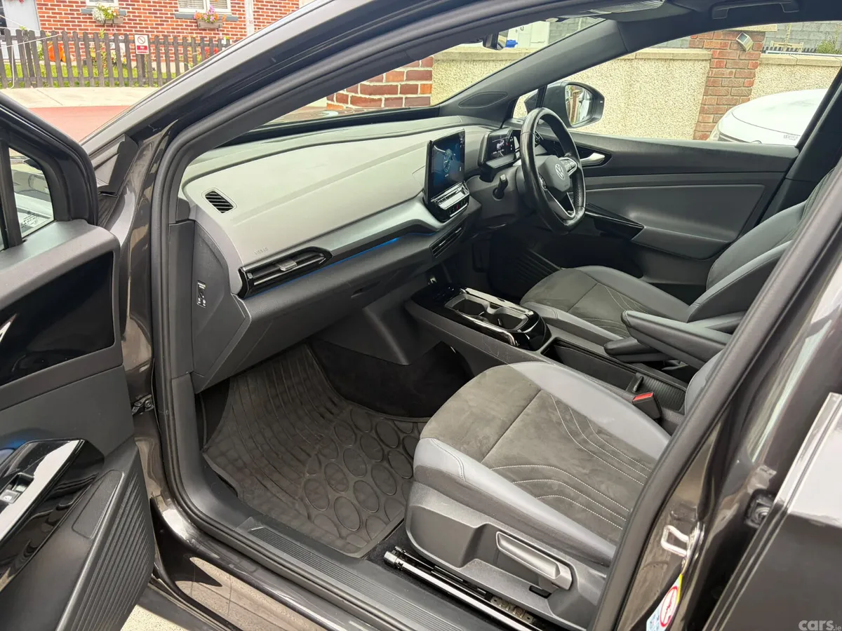 Volkswagen ID.4 Estate, Electric, 2022, Grey