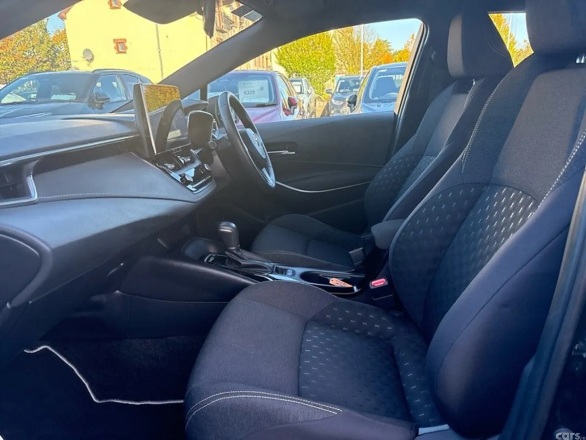 Toyota Corolla Estate, Petrol Hybrid, 2025, Black