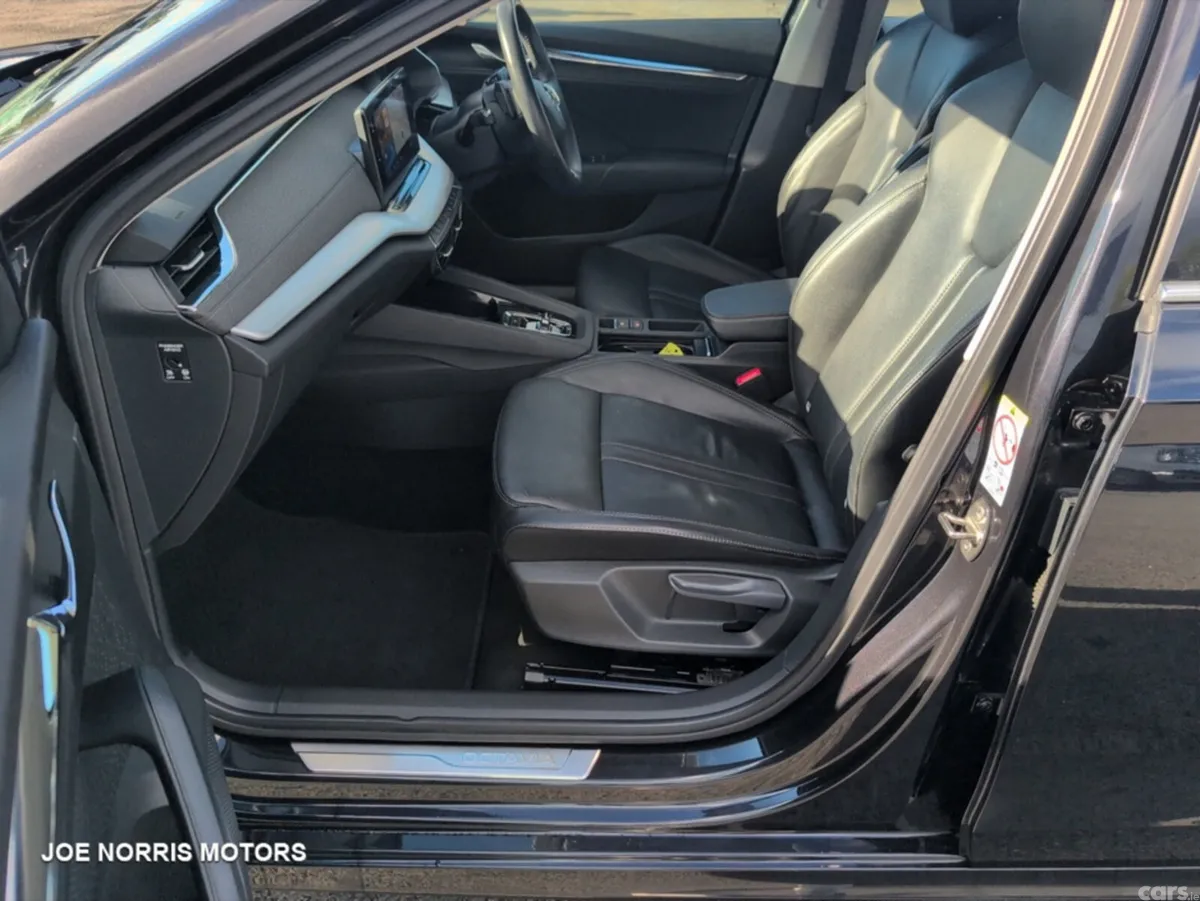 Skoda Octavia Estate, Diesel, 2021, Black