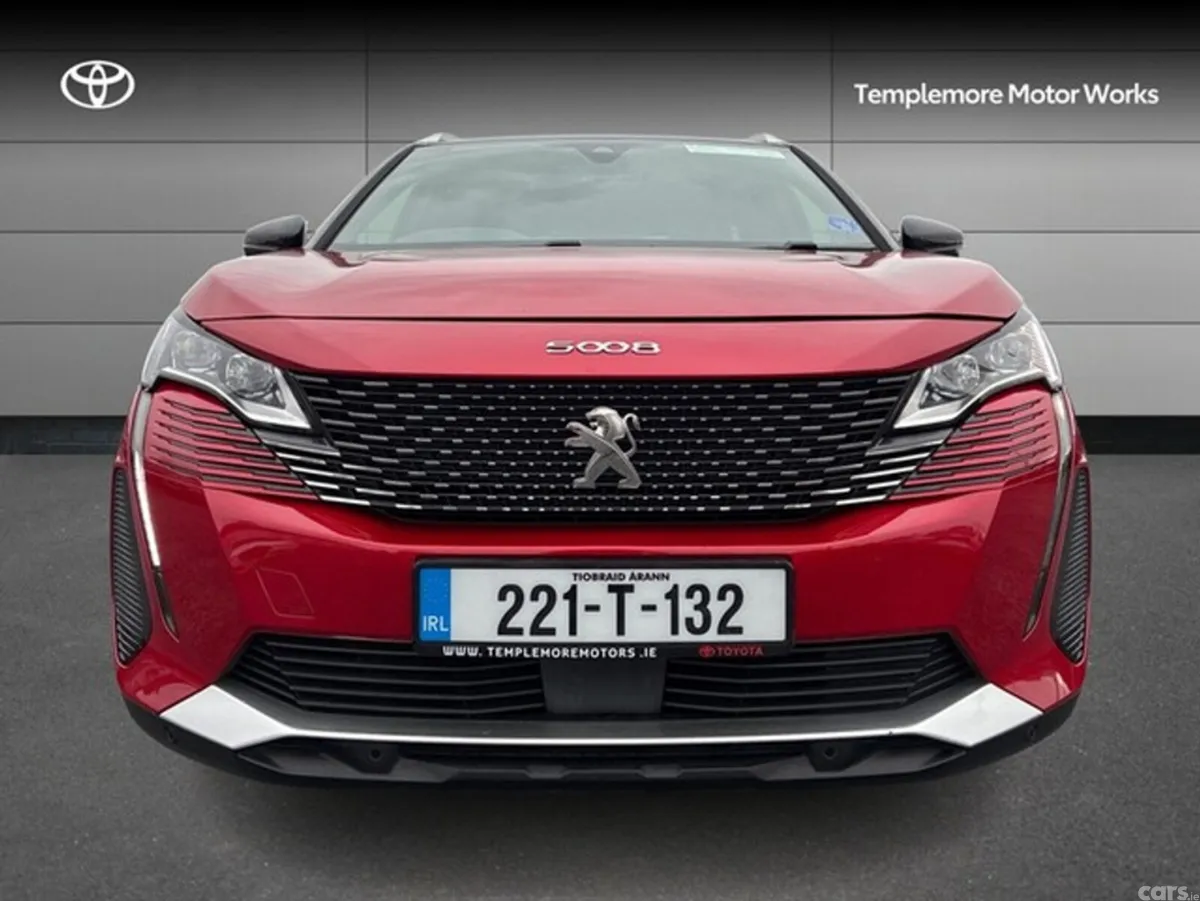 Peugeot 5008 MPV, Diesel, 2022, Red