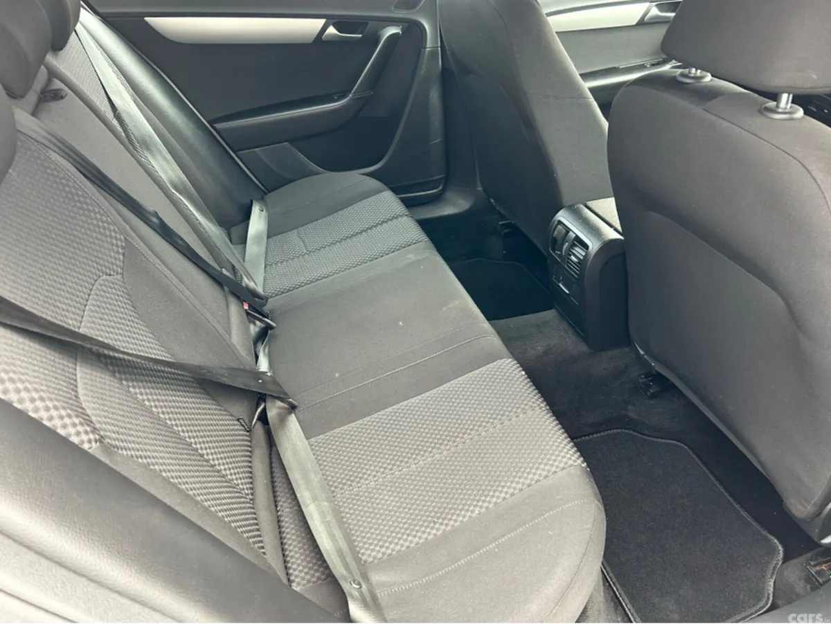 Volkswagen Passat Saloon, Diesel, 2014, Silver