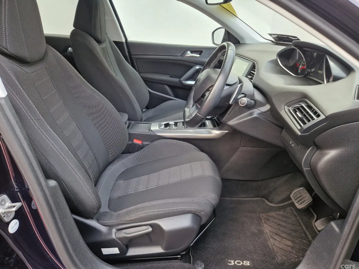 Peugeot 308 Hatchback, Diesel, 2016, Blue