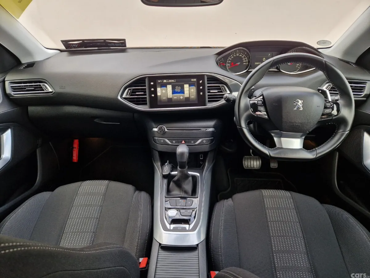 Peugeot 308 Hatchback, Diesel, 2016, Blue