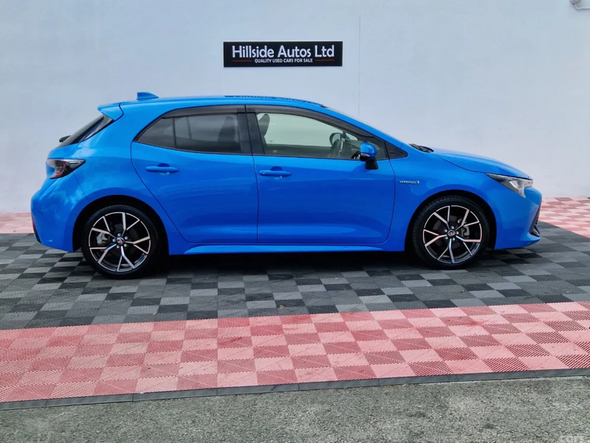 Toyota Corolla Hatchback, Petrol Hybrid, 2018, Blue