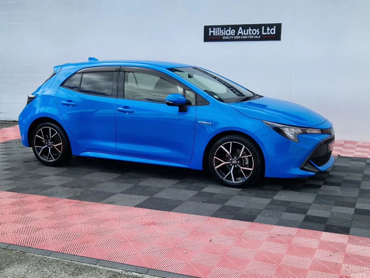 Toyota Corolla Hatchback, Petrol Hybrid, 2018, Blue