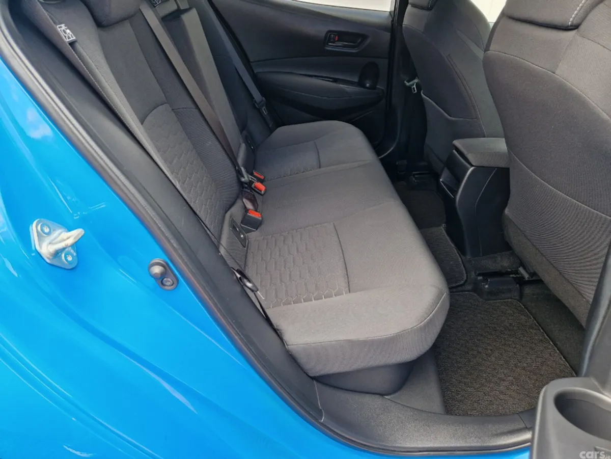 Toyota Corolla Hatchback, Petrol Hybrid, 2018, Blue