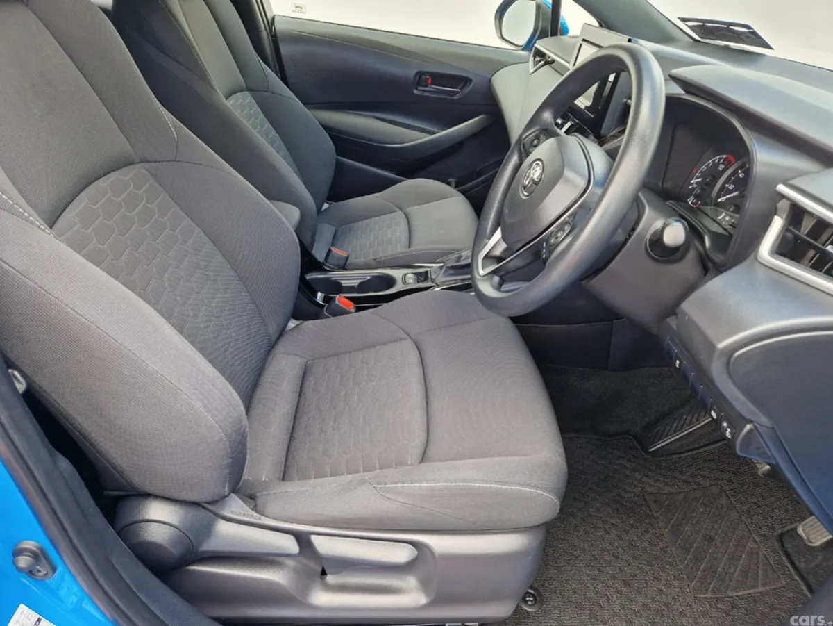 Toyota Corolla Hatchback, Petrol Hybrid, 2018, Blue