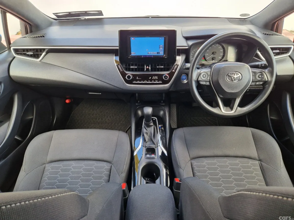 Toyota Corolla Hatchback, Petrol Hybrid, 2018, Blue