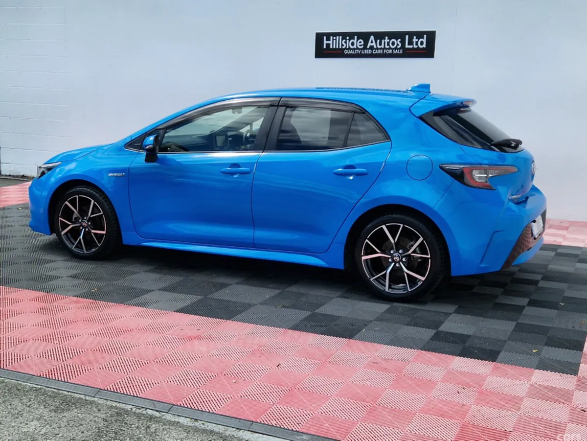 Toyota Corolla Hatchback, Petrol Hybrid, 2018, Blue