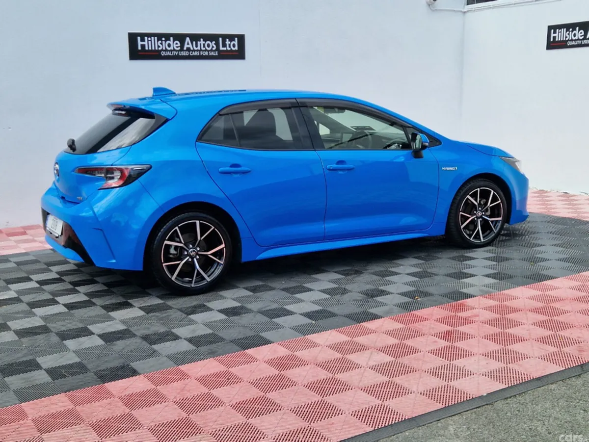 Toyota Corolla Hatchback, Petrol Hybrid, 2018, Blue