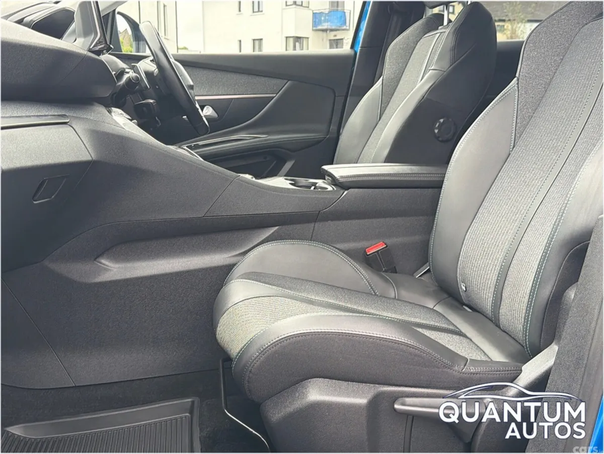 Peugeot 3008 MPV, Petrol Plug-in Hybrid, 2021, Blue
