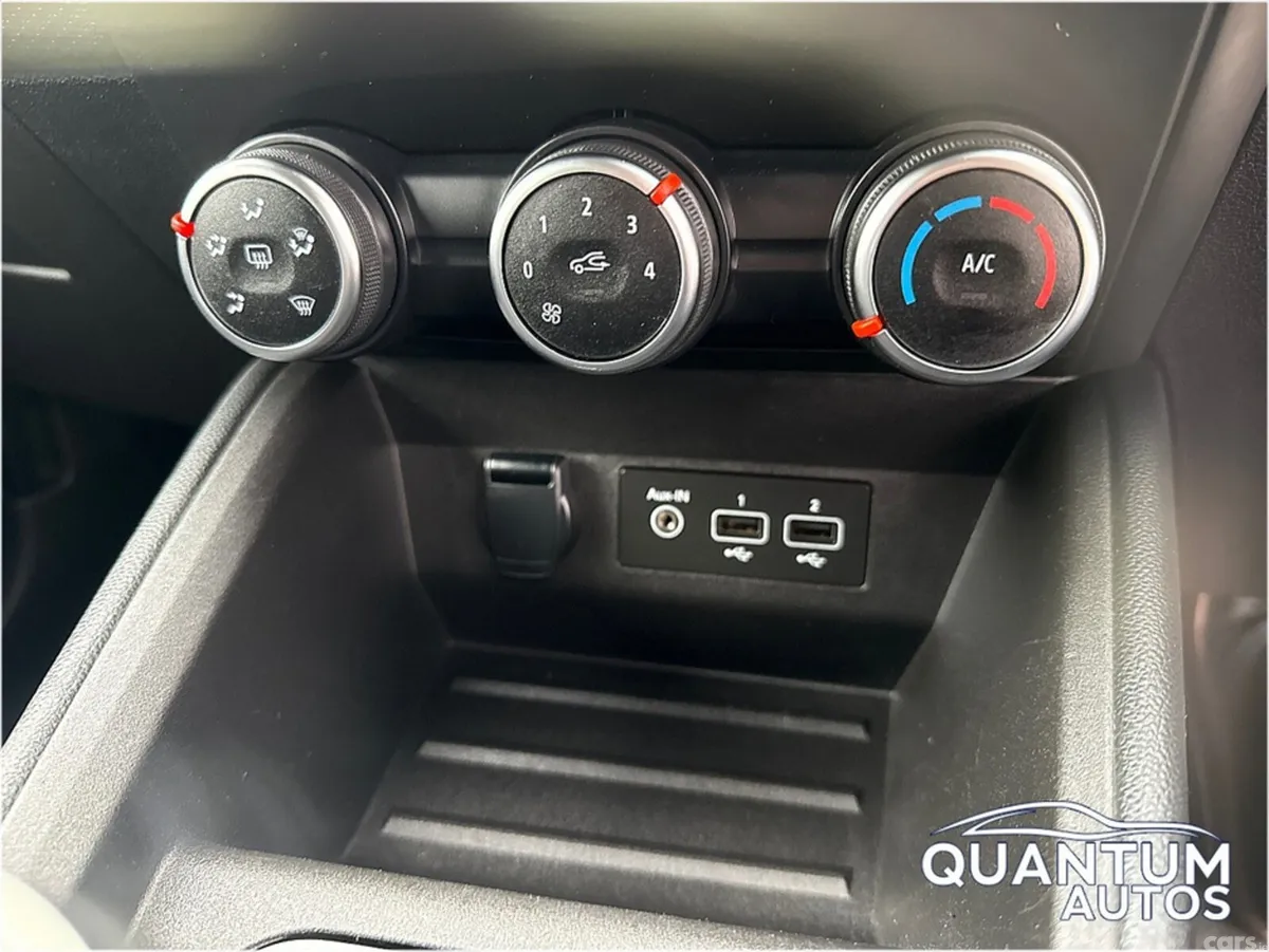 Renault Clio Hatchback, Petrol, 2023, Black