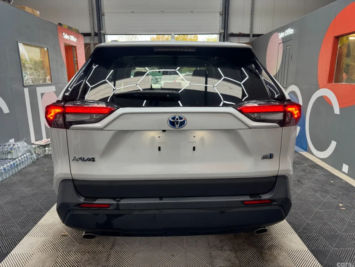 Toyota RAV4 SUV, Petrol Hybrid, 2023, White