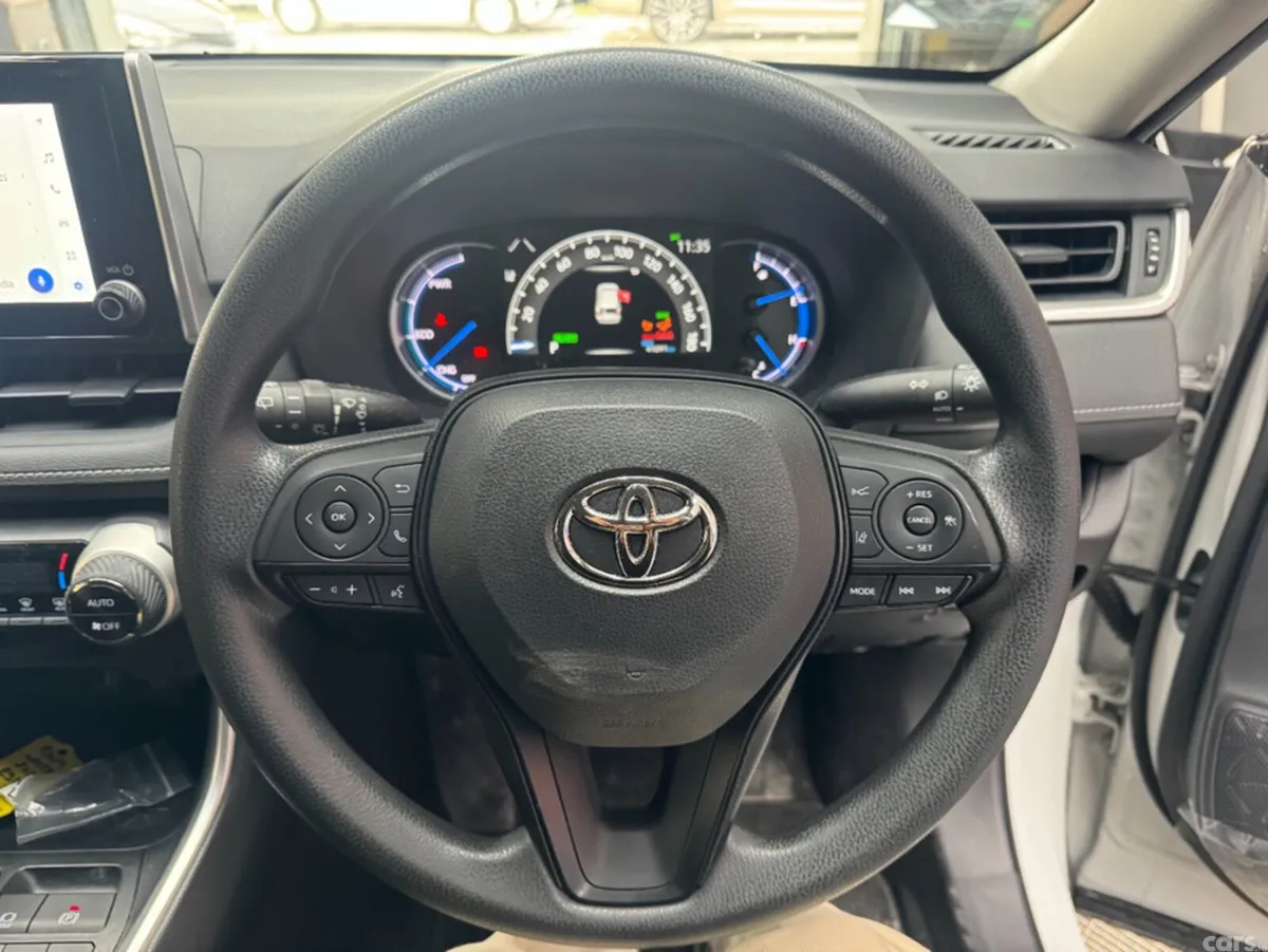Toyota RAV4 SUV, Petrol Hybrid, 2023, White