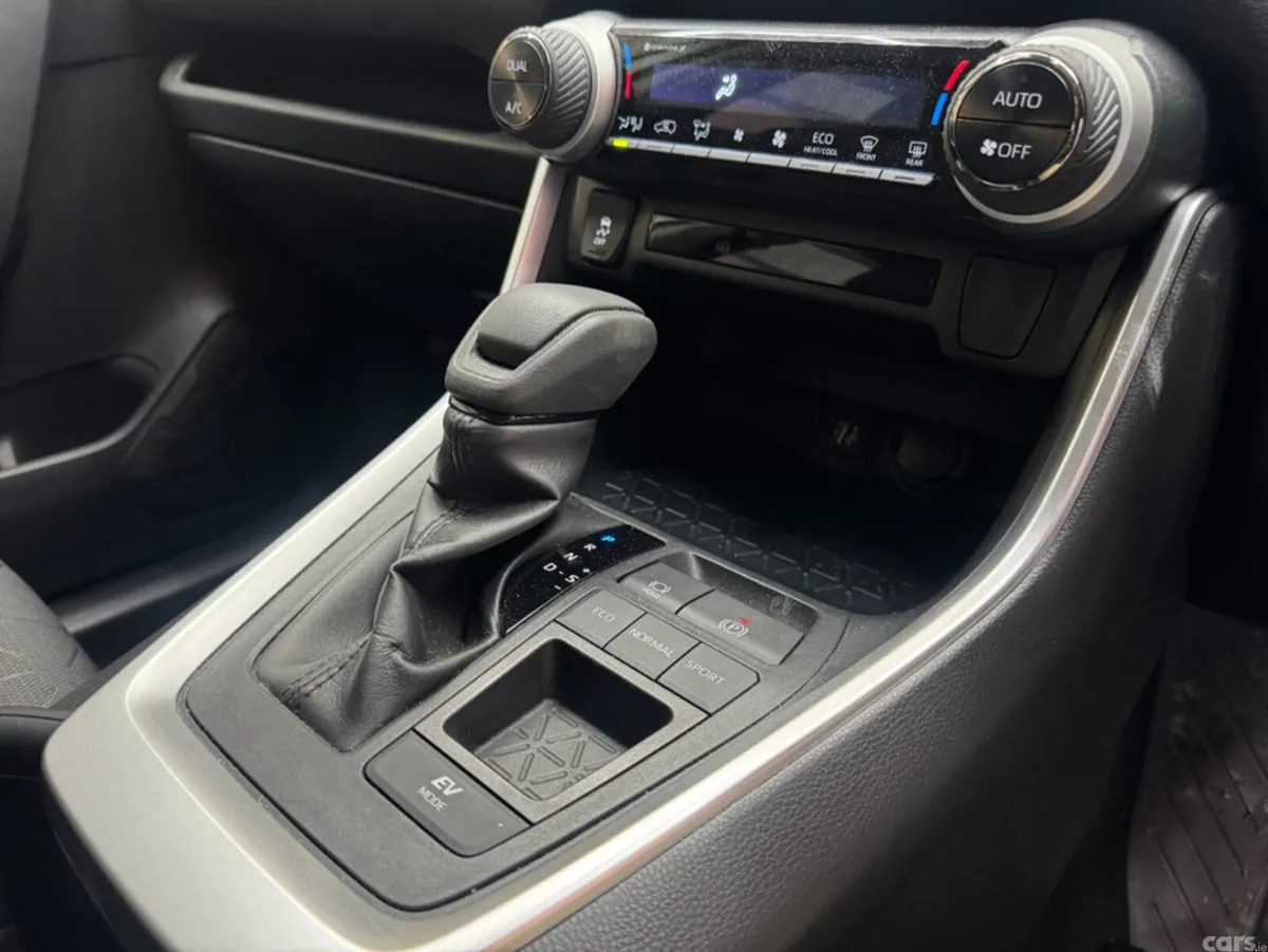 Toyota RAV4 SUV, Petrol Hybrid, 2023, White