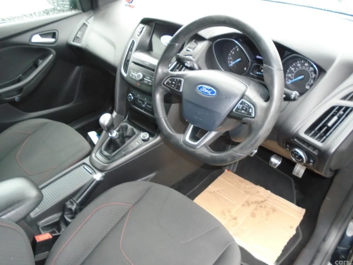 Ford Focus Hatchback, Petrol, 2017, Black