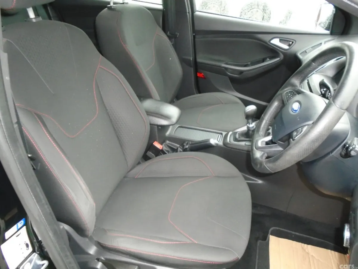 Ford Focus Hatchback, Petrol, 2017, Black